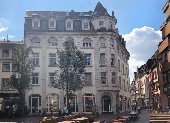 Thumbnail-Trier-Innenstadt: Charmante Altbauwohnung am Stockplatz im Erstbezug nach Renovierung