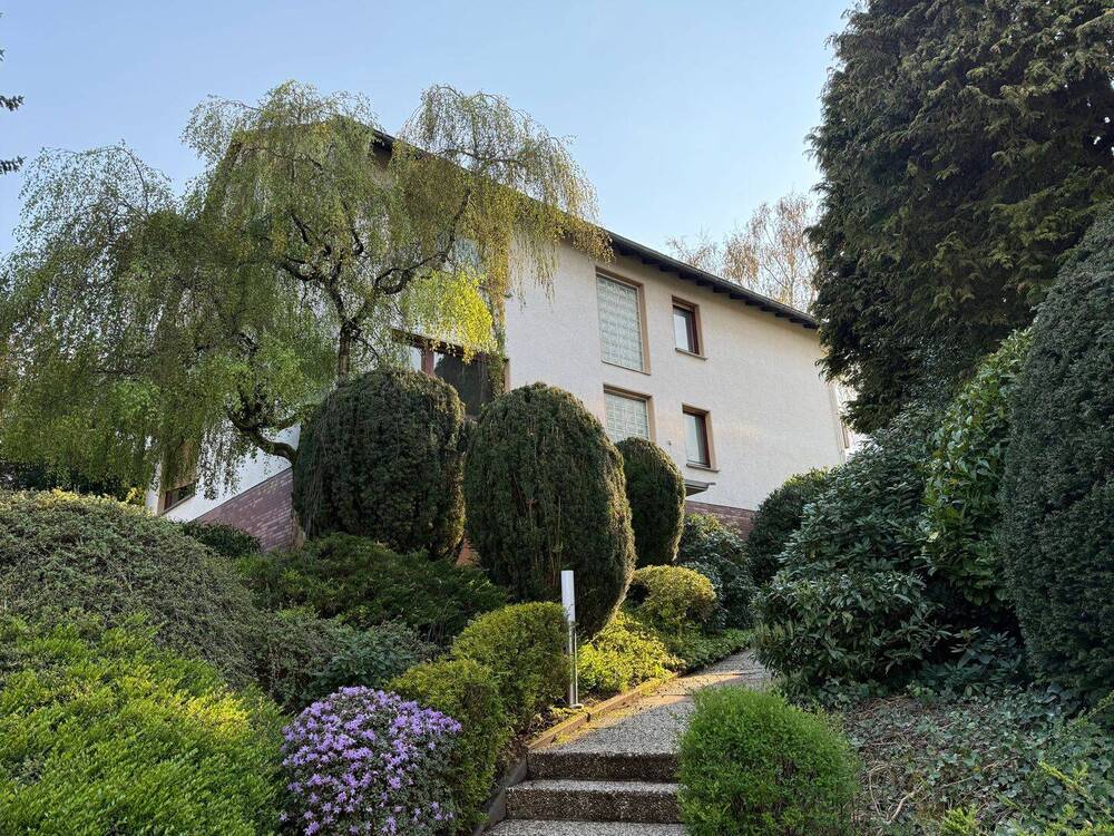 Thumbnail-Witten-Bommern: 3,5 Zimmer + 1 Zimmer im Souterrain mit insgesamt 140m², Terrasse und Garten