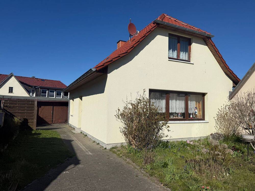 Thumbnail-Charmantes Einfamilienhaus mit großem Potenzial in Hafennähe von Wiek auf Rügen