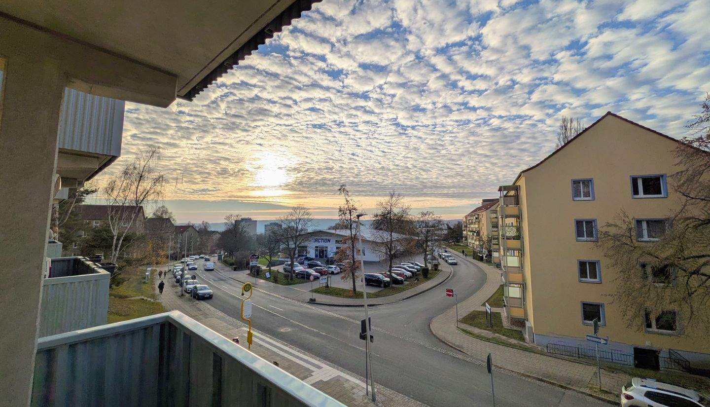 Thumbnail-Kleine 3-Raum-Perle mit Balkon und charmanten Schnitt!