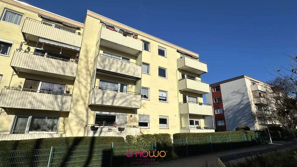 Thumbnail-Modernisierte 3 Zimmer-Eigentumswohnung mit Balkon, Einbauküche und Pkw-Stellplatz!