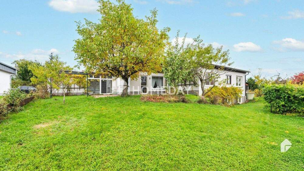 Thumbnail-Genießen Sie die Aussicht! Vielseitiges EFH in Hanglage samt Einliegerwohnung & viel Platz