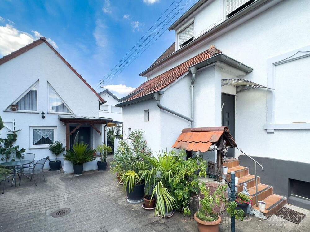 Thumbnail-*** Mehrgenerationen-Traum in Sandhausen: Zwei Häuser auf einem Grundstück ***