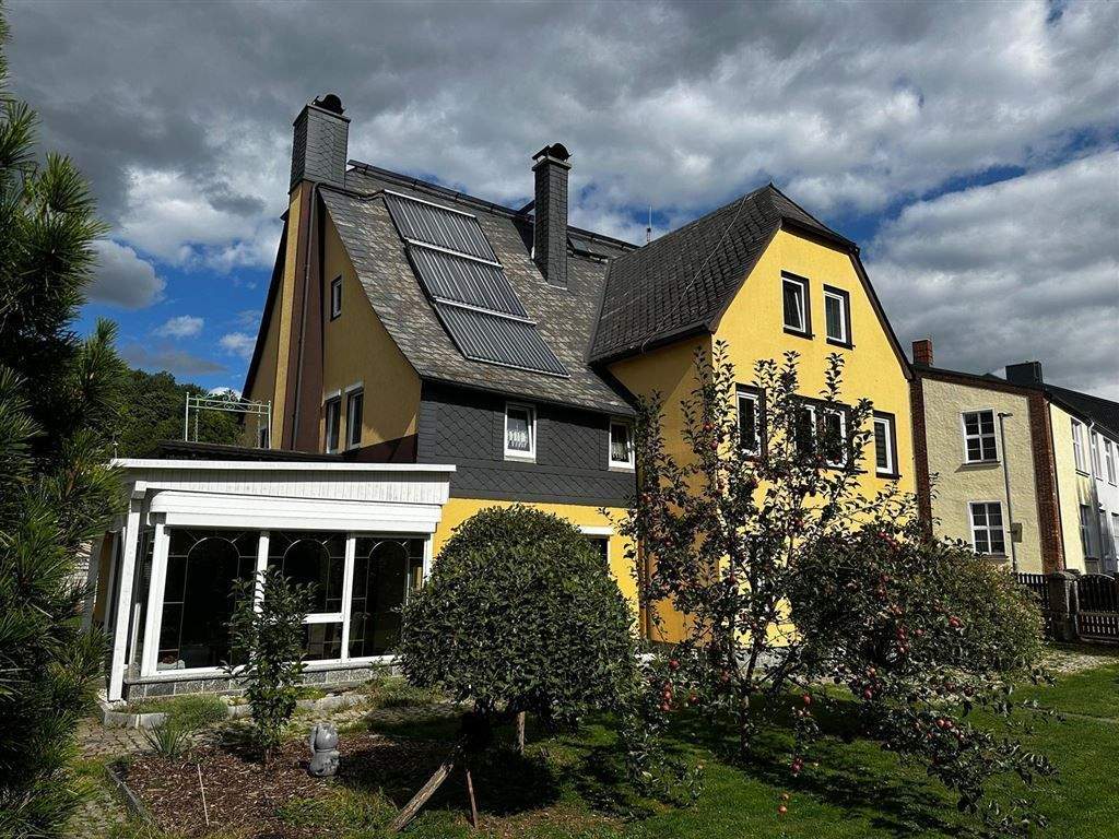 Thumbnail-Großes EFH mit 2xBad, Doppelgarage, Kamin, Pool, Sauna & großer Terrasse vor den Toren von Chemnitz