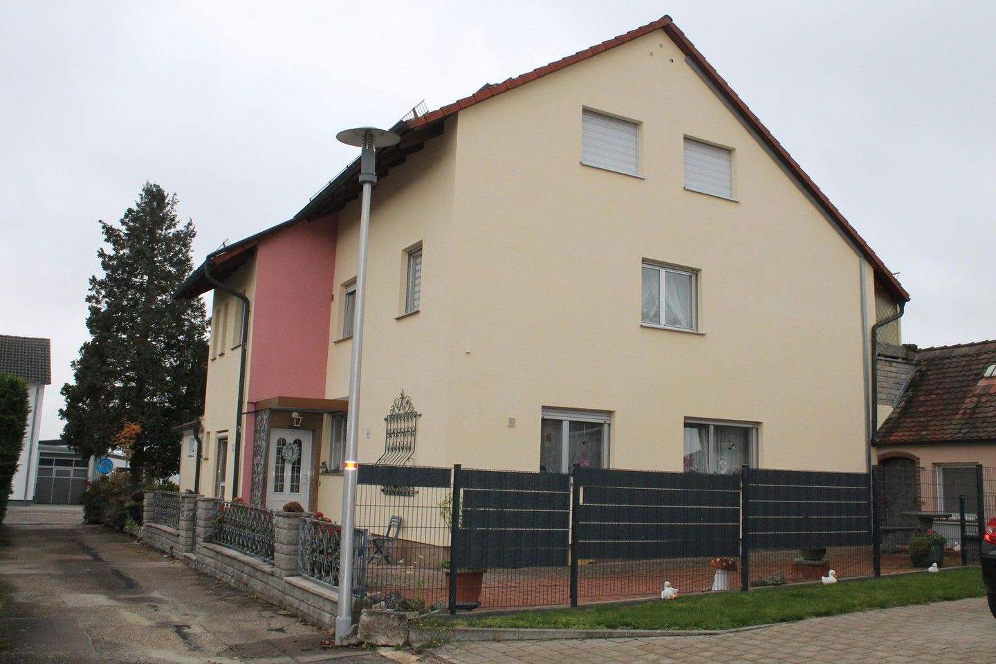 Thumbnail-Großzügiges und sehr gepflegtes Ein-Zweifamilienwohnhaus in AN-Meinhardswinden