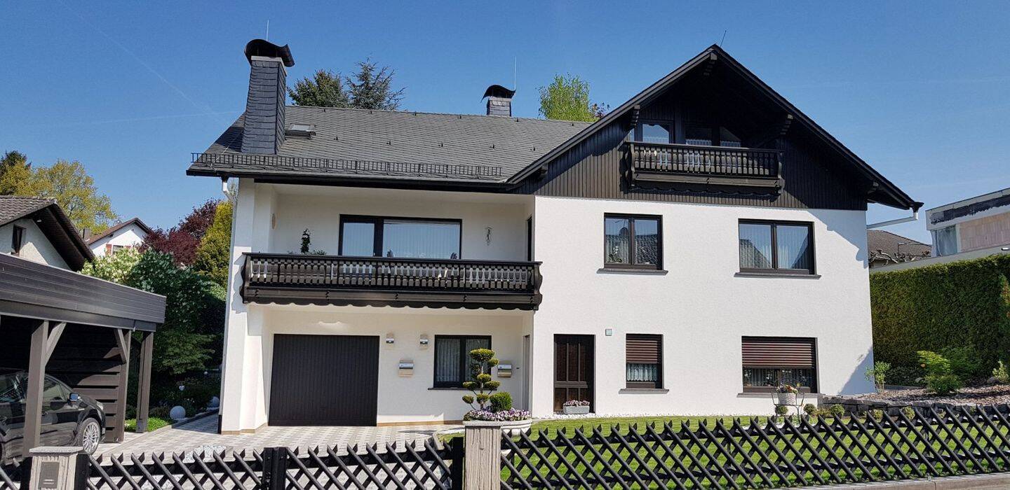 Thumbnail-Freistehendes Einfamilienhaus mit ELW und schönem Garten in Fränkisch-Crumbach zu verkaufen