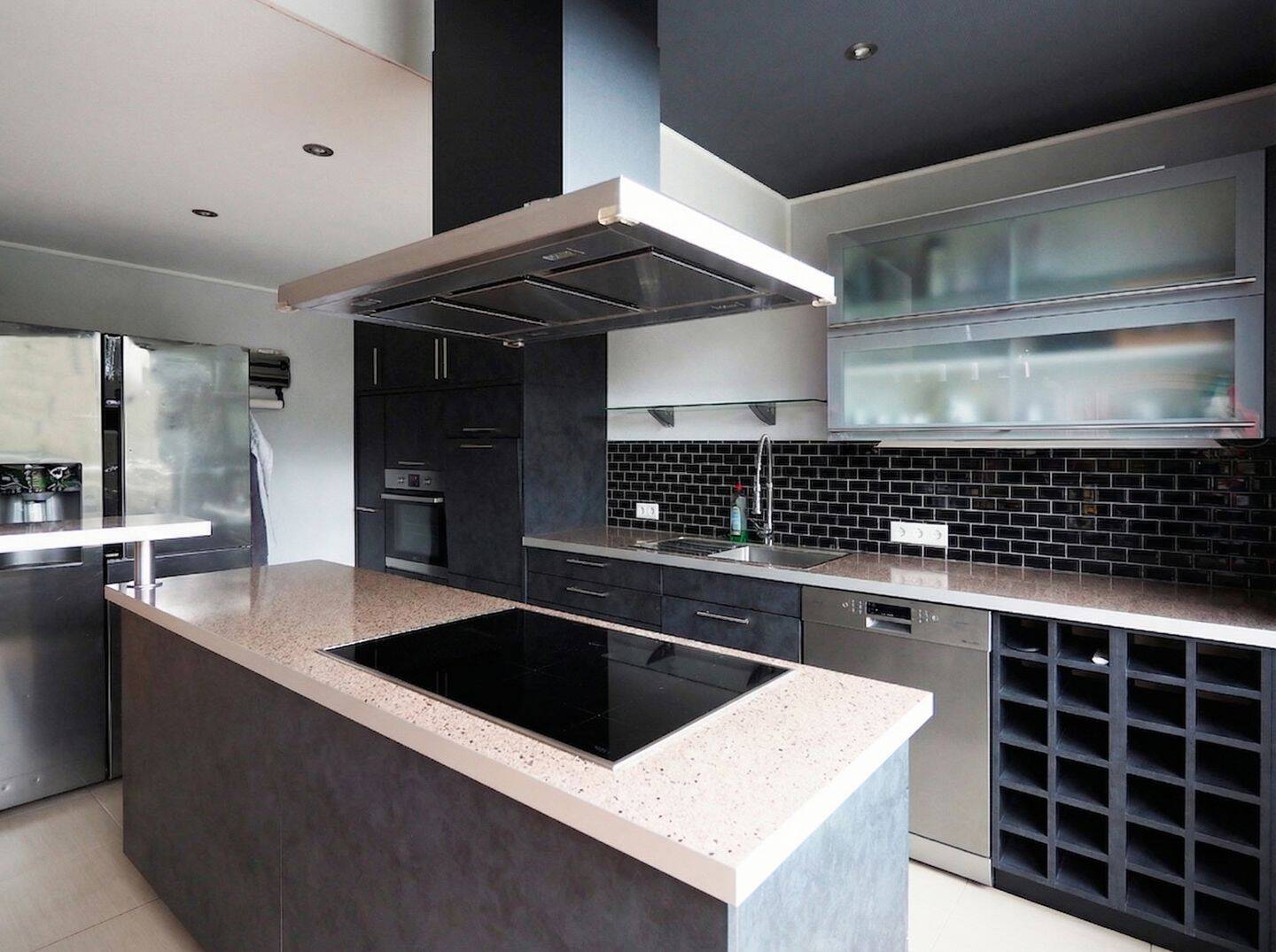 Thumbnail-Moderne Dachgeschosswohnung mit exklusivem Wohnkomfort in Saarbrücken!