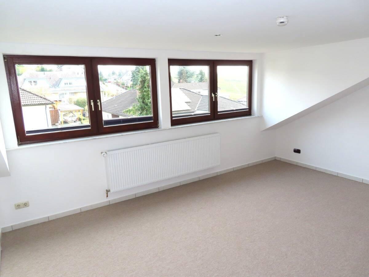 Thumbnail-Renovierte 3 ZKB mit EBK und Balkon - Ruhige Lage in Niestetal-Heiligenrode