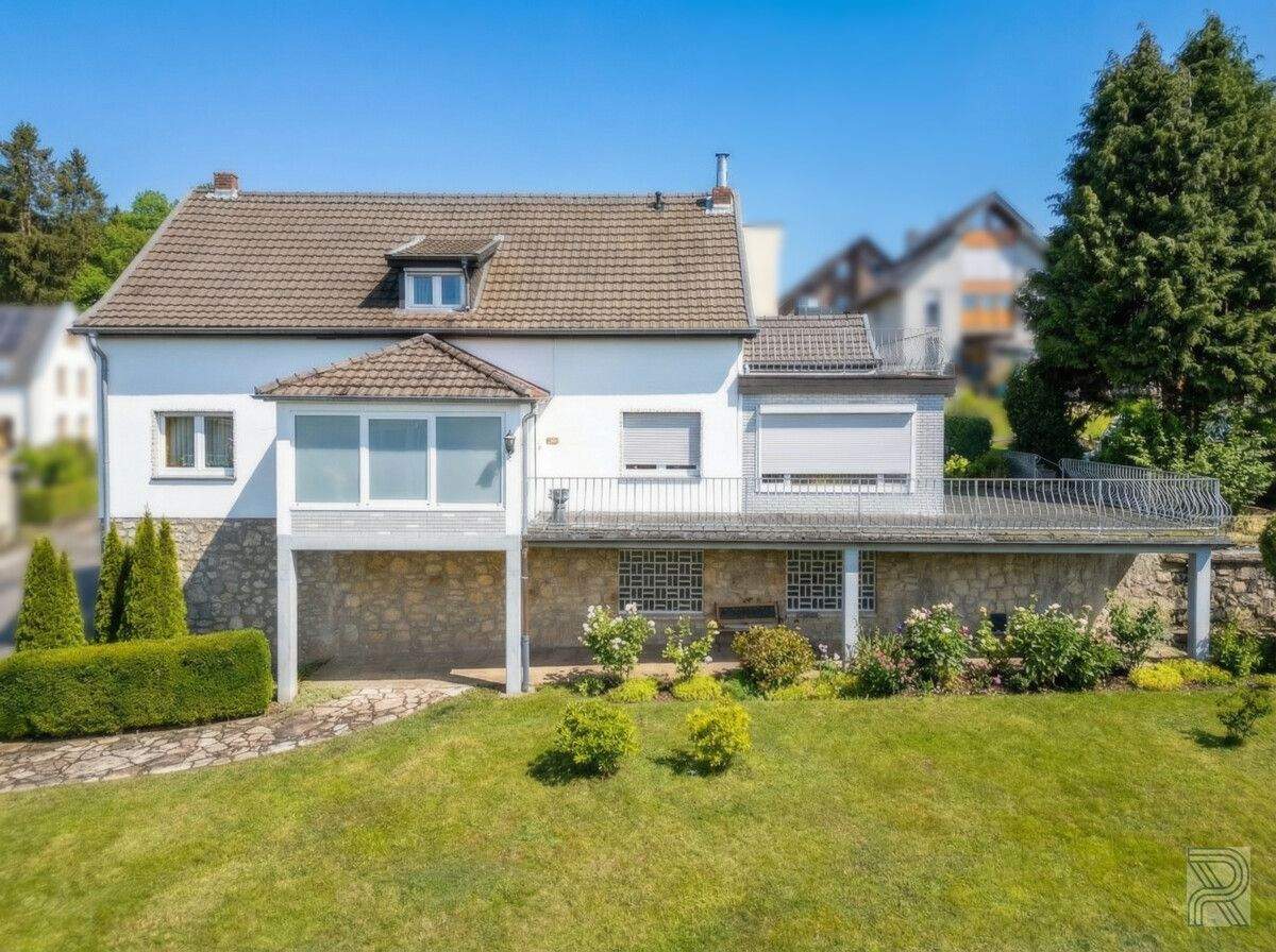 Thumbnail-Reserviert: Autoschrauber aufgepasst: Zweifamilienhaus mit Halle in ruhiger Wohnlage von Vicht