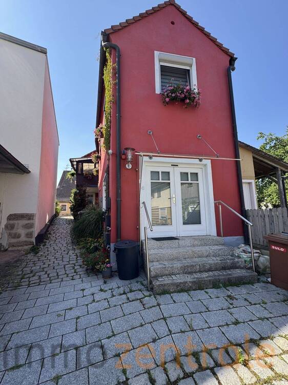 Thumbnail-Ansprechendes Stadthaus mit 3 WEH im Herzen von Pleinfeld - gepflegt und saniert