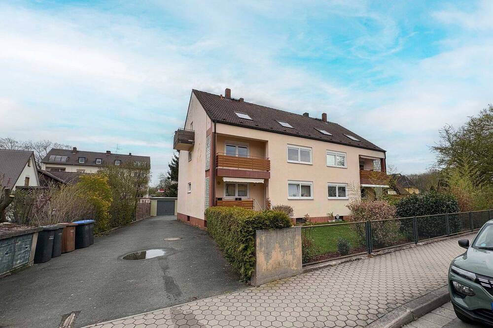 Thumbnail-3-Zimmer-Wohnung mit Balkon in Top-Lage von Bayreuth - Viel Potenzial zur individuellen Gestaltung