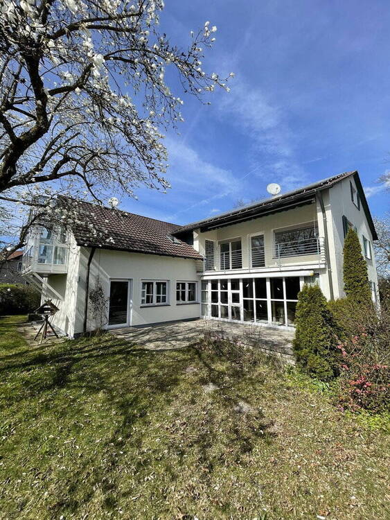 Thumbnail-Großzügiges Mehrgenerationenhaus mit Potential