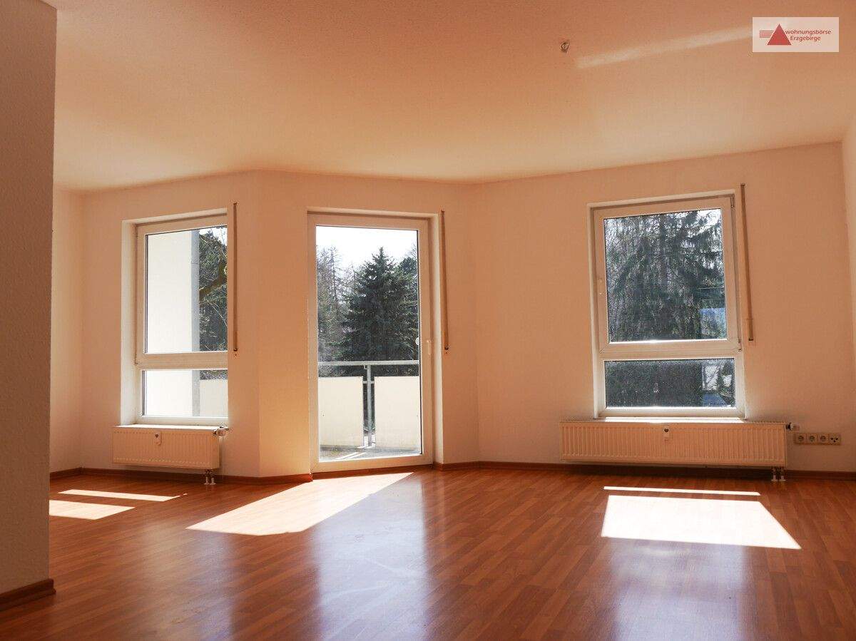 Thumbnail-Vermietete 3-Raum-Wohnung in Limbach-Oberfrohna nahe Chemnitz mit Südbalkon & Tiefgaragen-Stellplatz