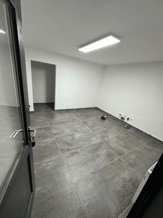 Thumbnail-Helles 20 m² Büro im ruhigen Hinterhof in Köln-Südstadt - Ideal für Freelancer