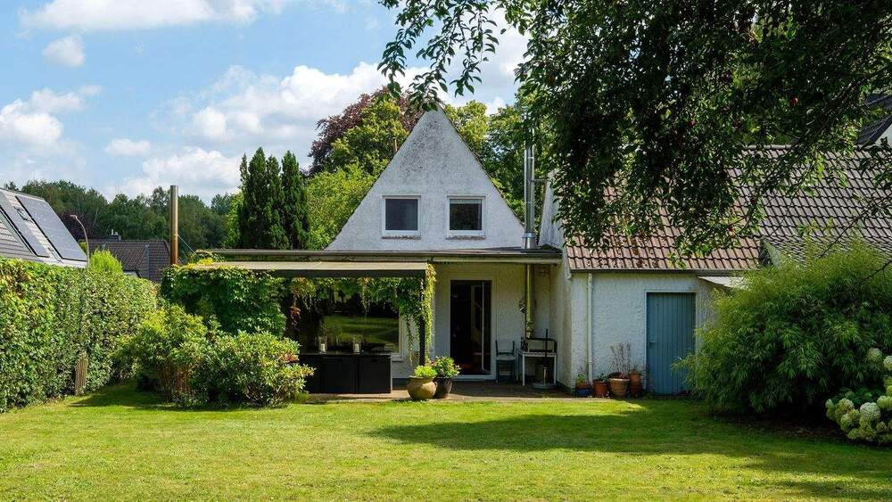 Thumbnail-Gepflegtes Einfamilienhaus mit großem Grundstück und Ausbaupotenzial in Norderstedt-Harksheide