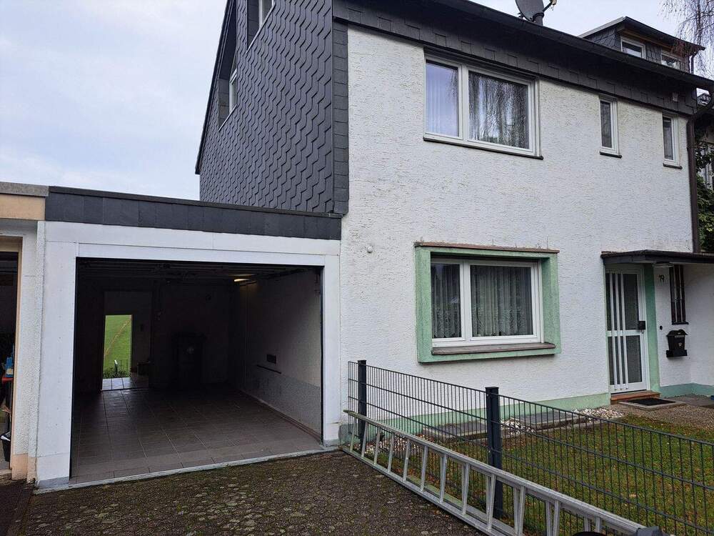 Thumbnail-Gepflegtes Reihenendhaus mit ausgebautem Dachgeschoss, Garten und Garage