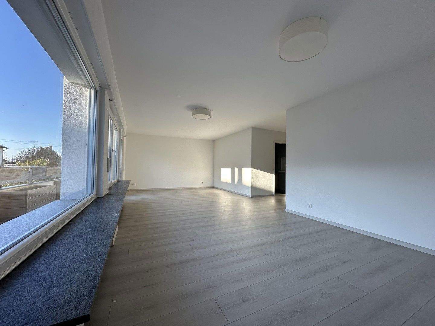 Thumbnail-RESERVIERT - Helle 4½-Zimmer-Wohnung (ca. 101 m²) mit Terrasse + Garage *PROVISIONSFREI*