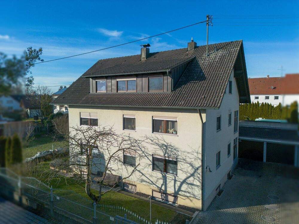 Thumbnail-Großzügige 5-Zimmer-Wohnung auf zwei Ebenen mit Ofen, Einbauküche, Garage & Stellplatz