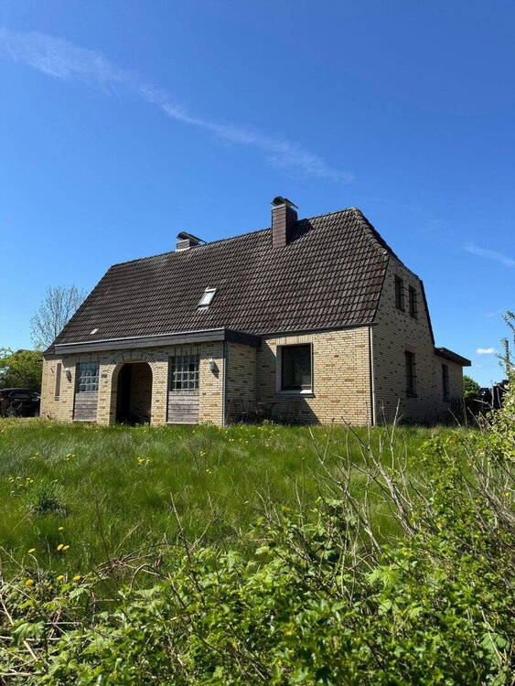Thumbnail-Renovierungsbedürftiges Zweifamilienhaus in idyllischer Feldlage mit großem Grundstück
