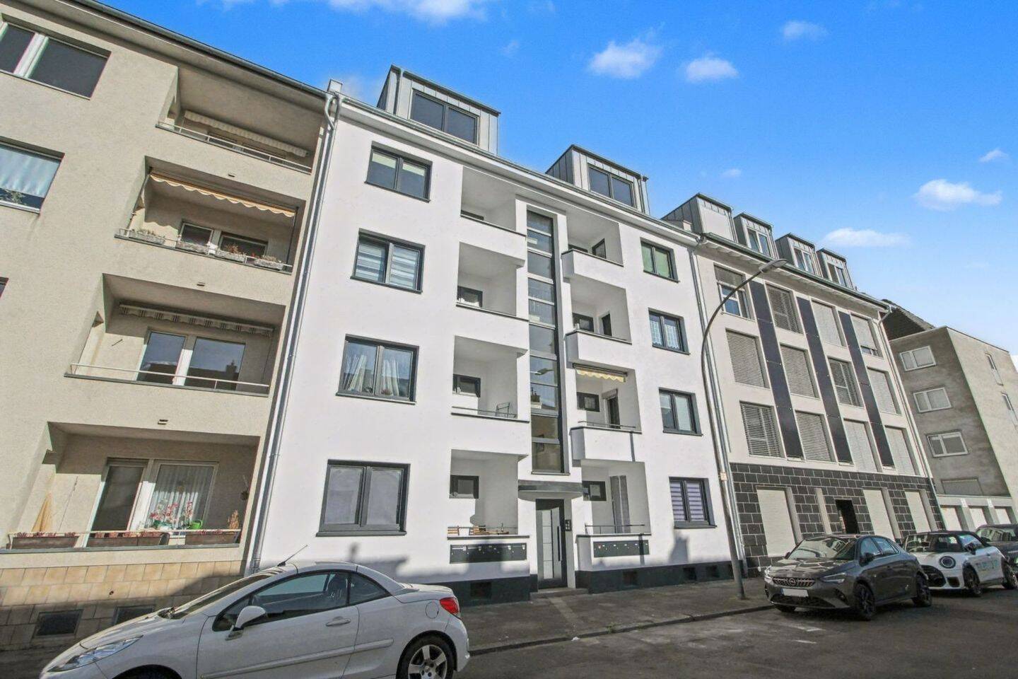 Thumbnail-Top-Investment in Köln-Mülheim: Voll vermietetes, hochwertig saniertes MFH mit 10 WE