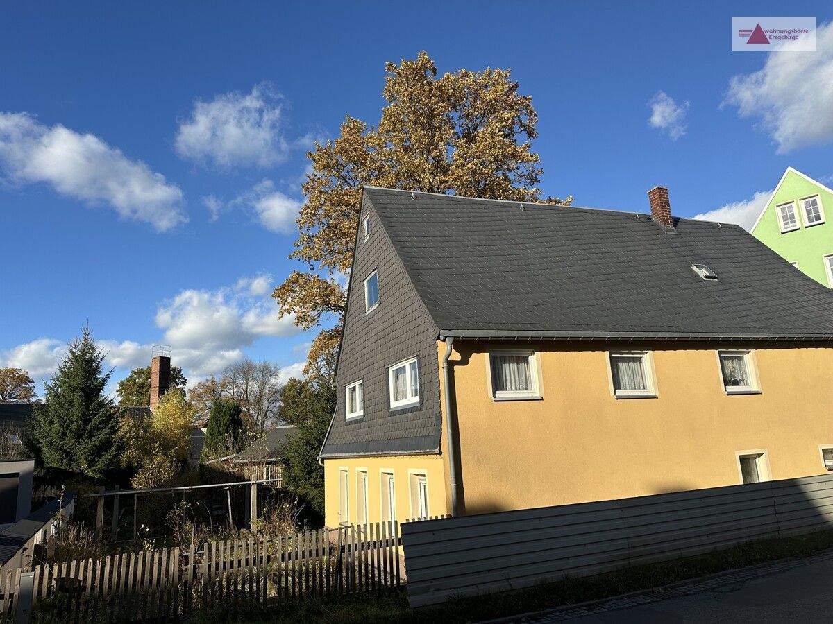 Thumbnail-EinfamilienhausZweifamilienhaus in Zwönitz zum Sanieren: 150?m² Wohnfläche & 550?m² Grundstück