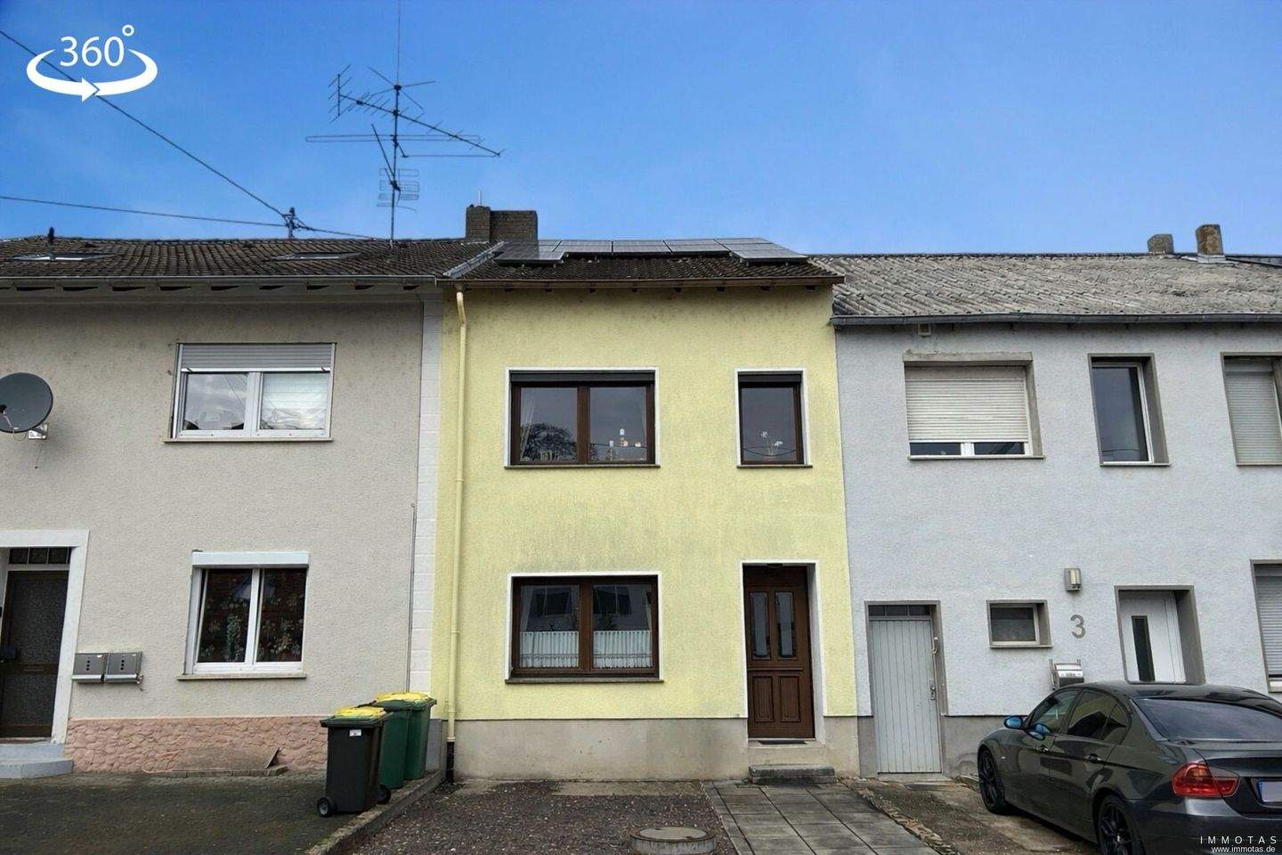 Thumbnail-Reihenmittelhaus mit drei Stellplätzen - hervorragende Energiewerte