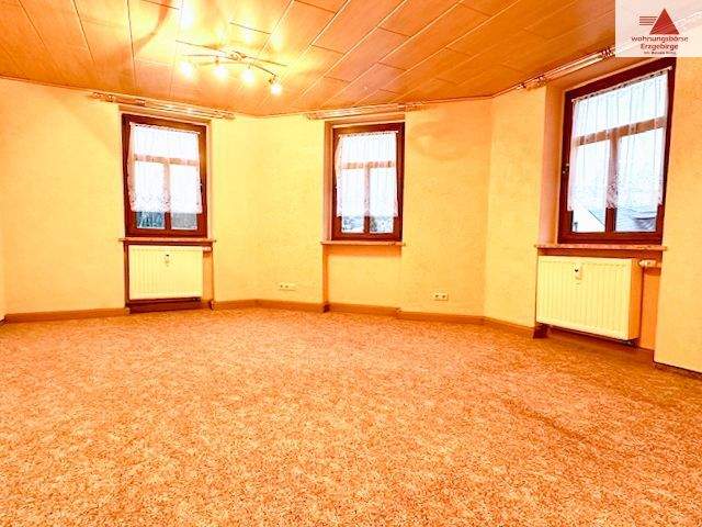 Thumbnail-Modernes Tageslichtbad mit Dusche - Einbauküche - 3-Raum-Wohnung in Schlettau im Dachgeschoss!