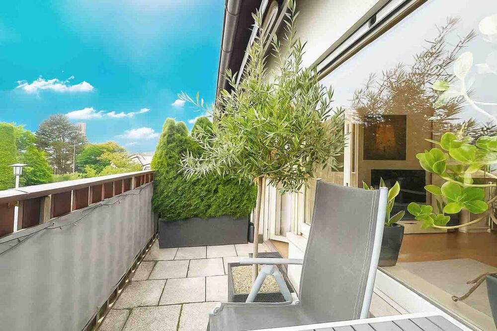 Thumbnail-Großzügige Wohnung mit Süd-Balkon in ruhiger Lage von Zirndorf