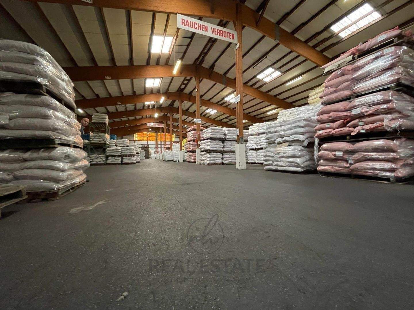 Thumbnail-Großzügige Lagerfläche im EG mit Rolltoren in Rothenburgsort