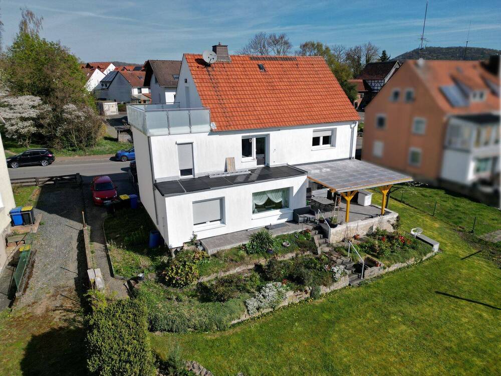 Thumbnail-Umfassend saniertes Zwei- bis Dreifamilienhaus mit großem Grundstück in Gudensberg