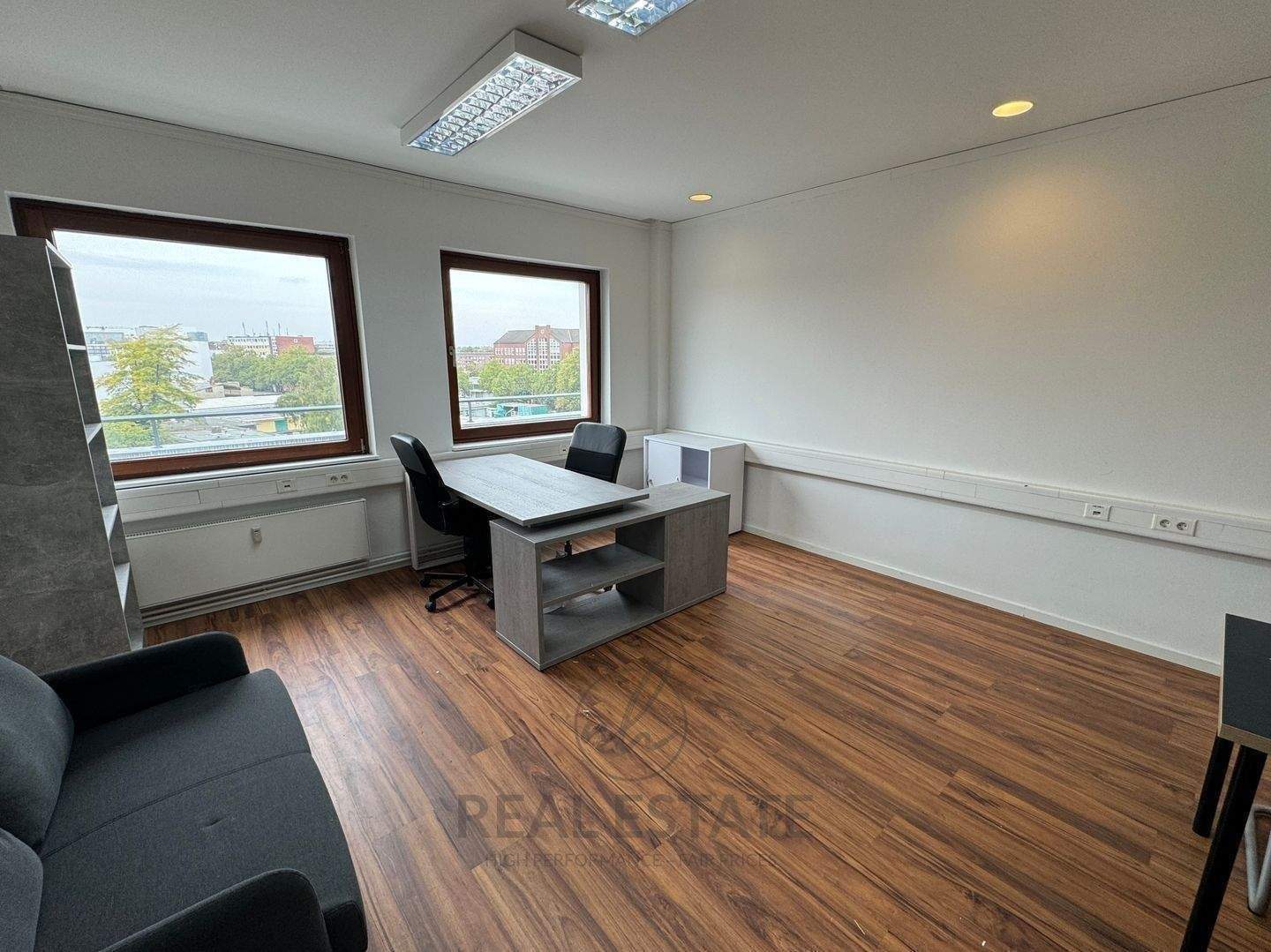 Thumbnail-210 m² Bürofläche im 5.OG mit Küche und getrennten WC Einheiten