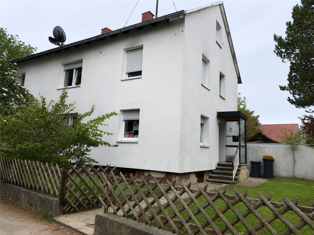 Thumbnail-Zweifamilienhaus mit Entwicklungspotenzial in ruhiger Lage von Illertissen-Au