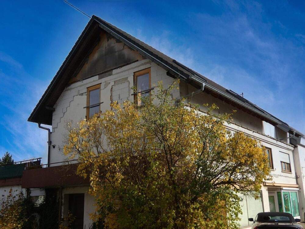 Thumbnail-Zweifamilienhaus mit ELW und Gewerbeeinheit in Langenenslingen