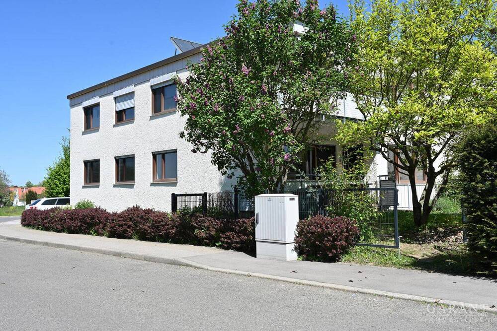 Thumbnail-Ruhig am Ortrand von Fellbach-Schmiden gelegenes 2-Familienhaus mit ELW