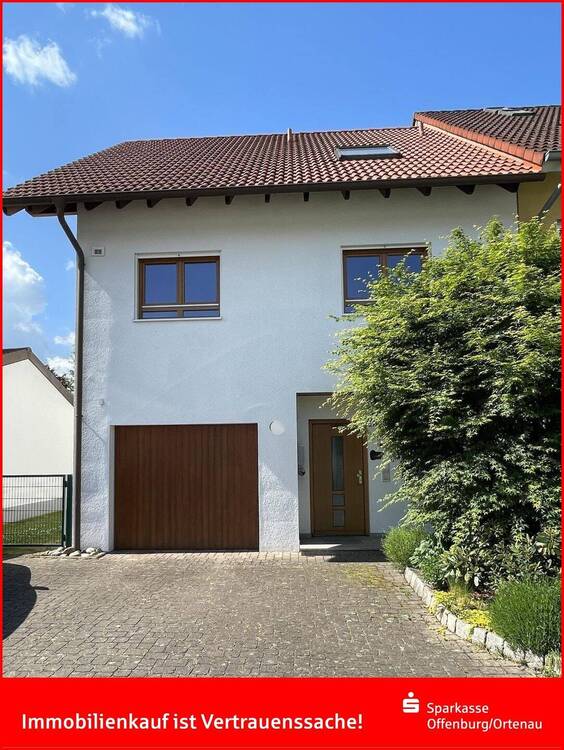 Thumbnail-Sasbach - Doppelhaushälfte mit Charme und Wohlfühlgarten!