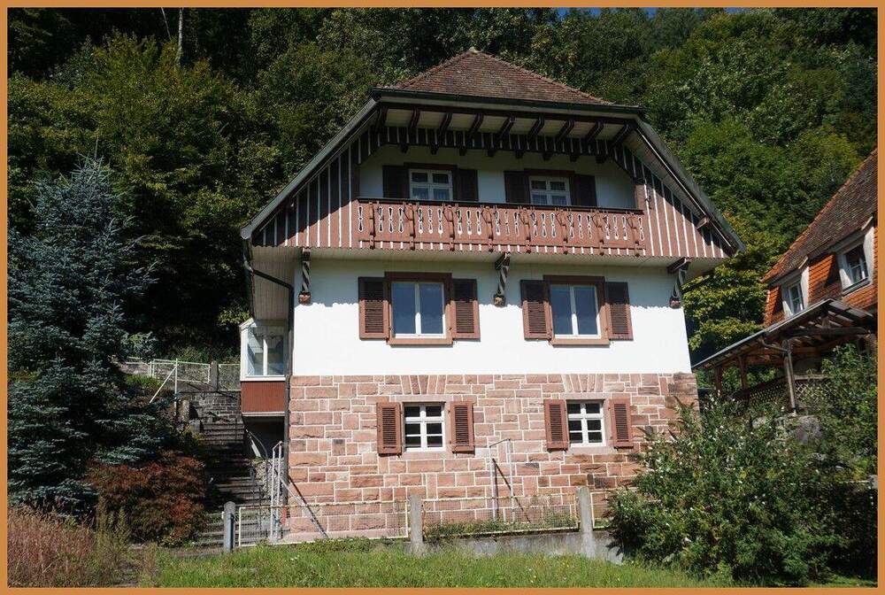 Thumbnail-Idyllisches Einfamilien-Wohnhaus mit traumhaftem Grundstück in ruhiger Wohnlage !