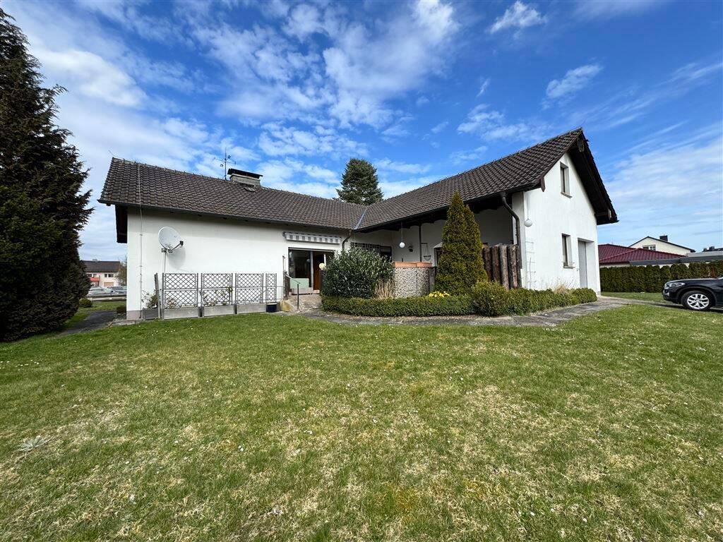 Thumbnail-Borgentreich - Wohnen auf einer Ebene - Charmantes Einfamilienhaus - ab sofort verfügbar