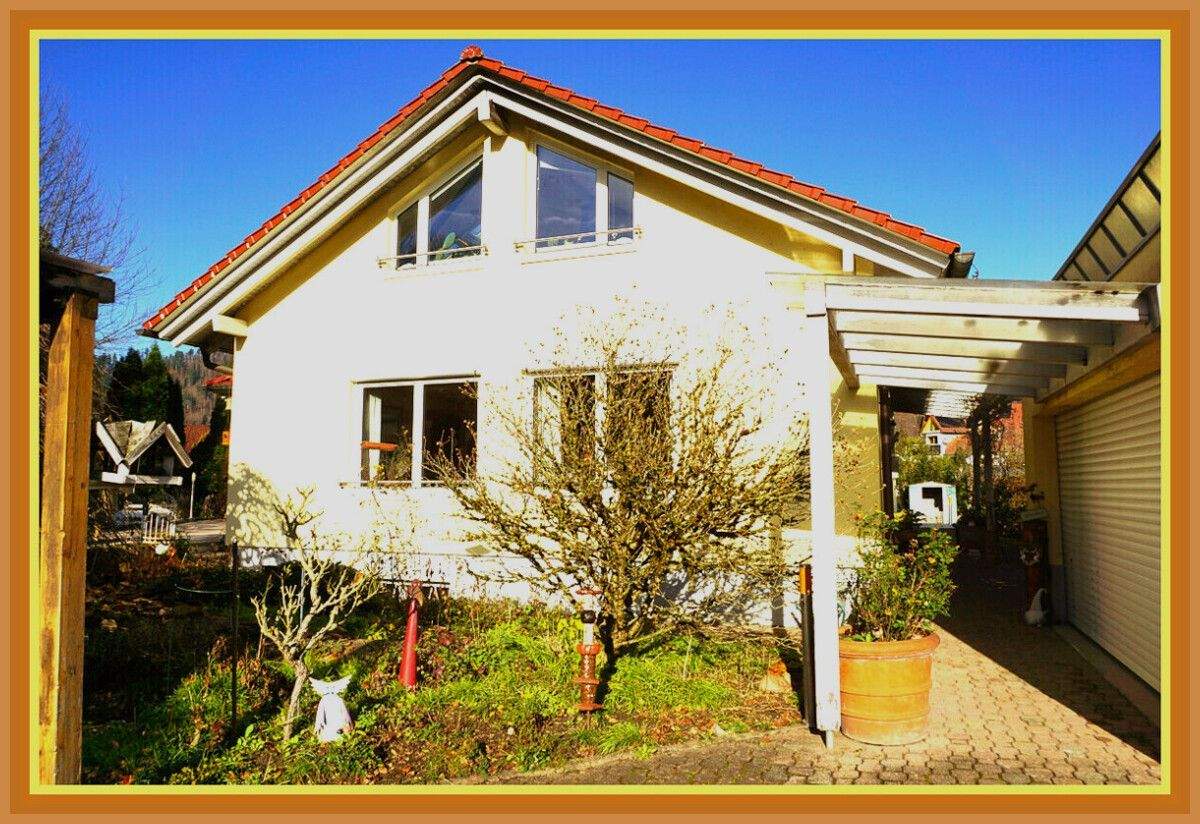 Thumbnail-Großzügiges Familienparadies in Hausach - Wohnkomfort auf sonnigem Traumgrundstück !