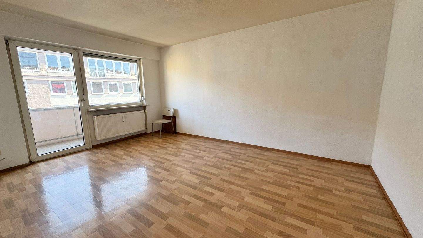 Thumbnail-Nähe Allersberger Straße ! Für Selbstrenovierer 2-ZW, 54 m², Balkon, im 4.OG ohne Aufzug