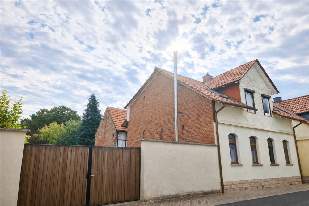 Thumbnail-Einfamilienhaus in ruhiger Wohnlage mit ca. 971 m² großem Grundstück