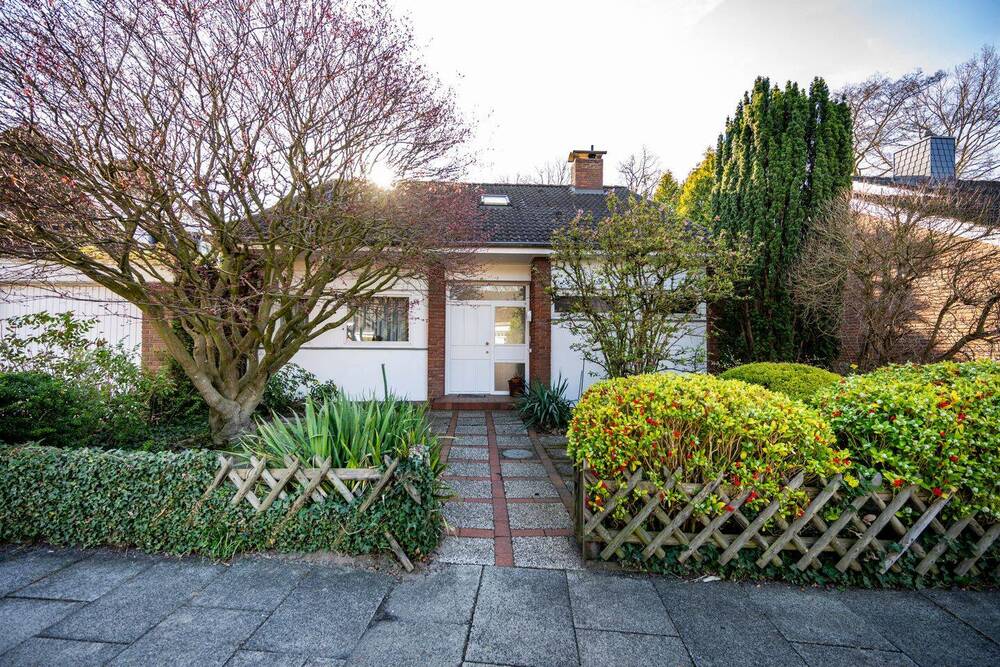 Thumbnail-Geräumiges lichtdurchflutetes Einfamilienhaus mit schönem Garten in Oberneuland