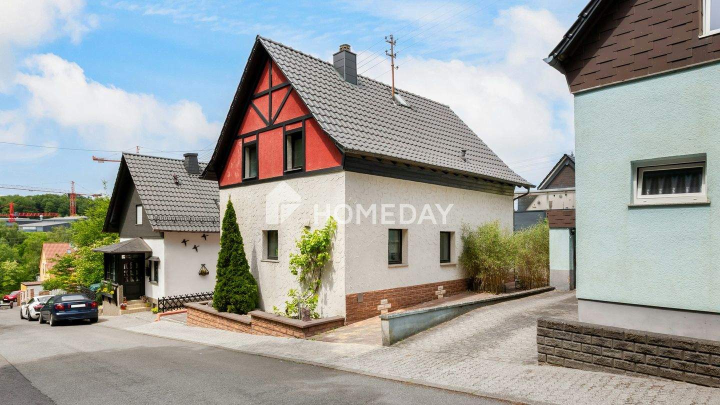 Thumbnail-Ruhiges Wohnen am Waldrand - Charmantes EFH mit Whirlpool, Terrasse und Friedrichsthal-Bildstock