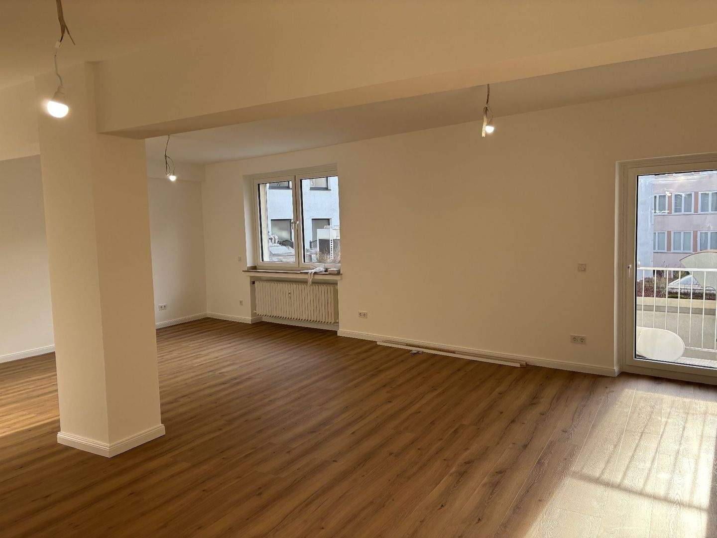 Thumbnail-Düsseldorf-Altstadt: Provisionsfrei für den Mieter! Frisch sanierte Bürofläche in Seitenstraße!