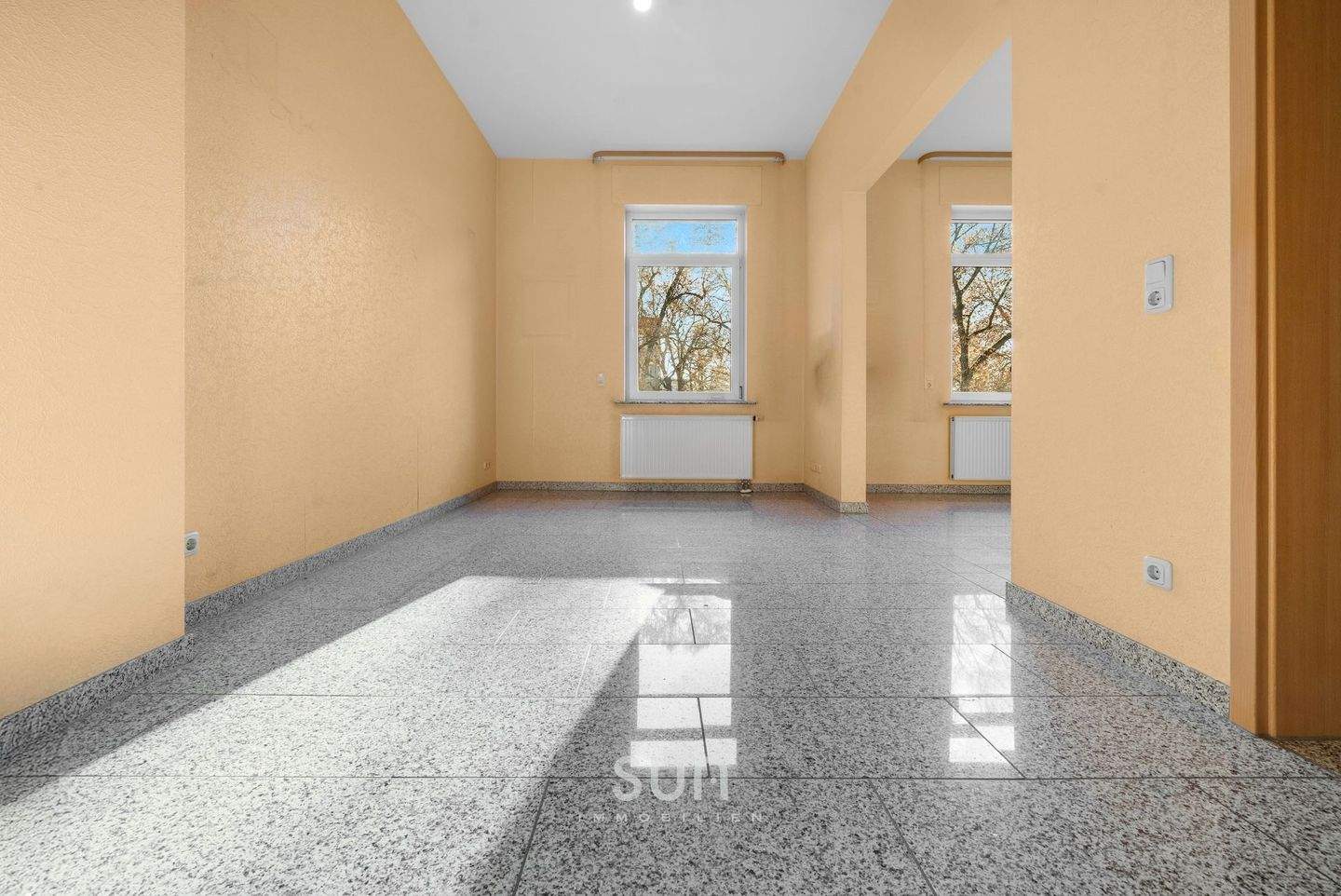 Thumbnail-CHARMANT & MODERN: 3,5-Zimmer-Altbauwohnung - hohe Decken, viel Licht, hochwertiger Komfort