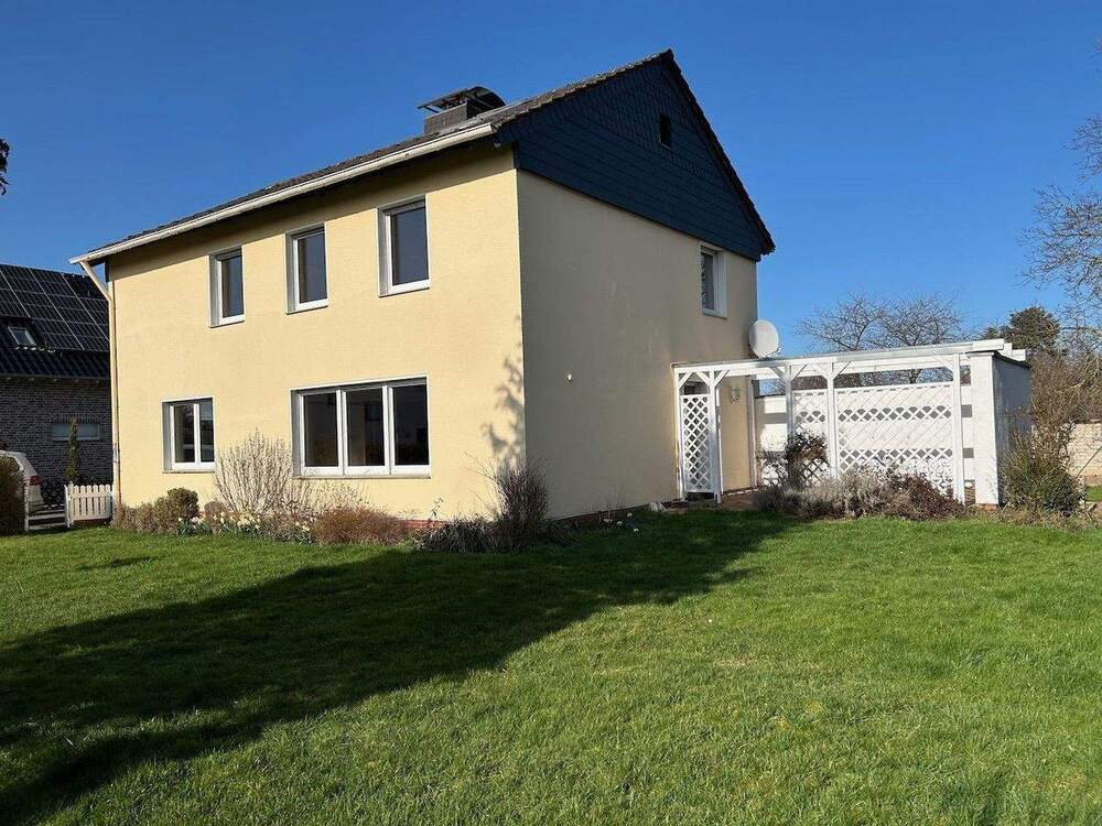 Thumbnail-Euskirchen-Elsig Freistehendes Einfamilienhaus mit viel Platz, Garten und Garage
