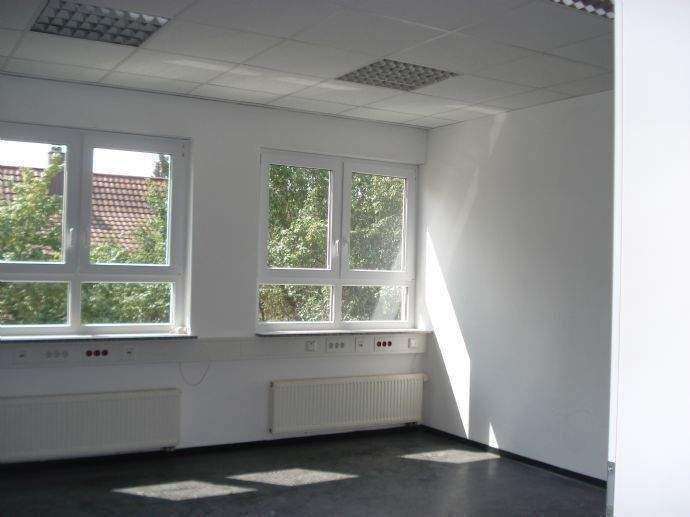 Thumbnail-Schorndorf: Einzelbüro in Büroetage (EG) zu vermieten