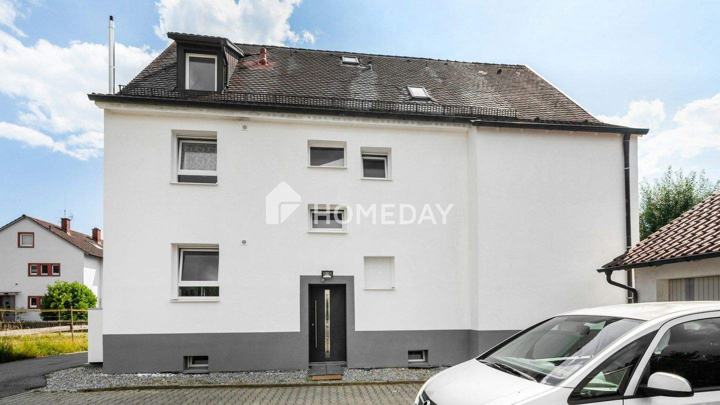 Thumbnail-Gepflegtes MFH mit 3 Wohneinheiten & 2 Garagen - ca. 230 m² Wohnfläche auf ca. 427 m² Grundstück