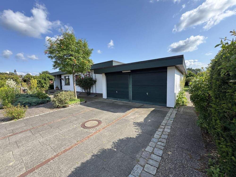 Thumbnail-Bungalow mit funktionaler Raumaufteilung und Garten