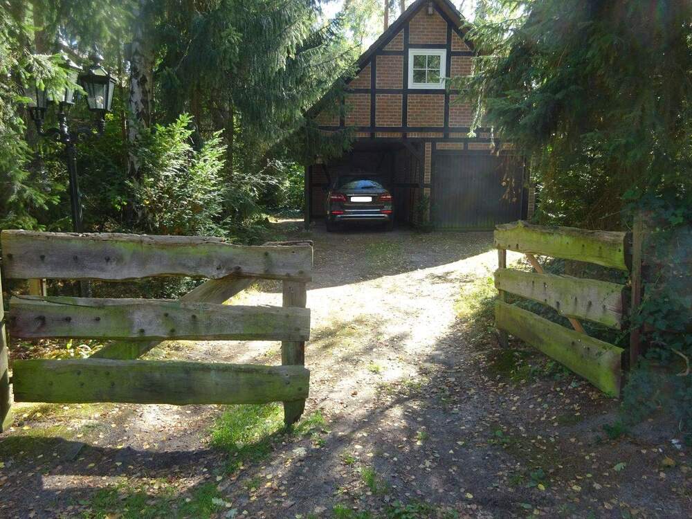 Thumbnail-2 Fachwerkhäuser auf einem Waldgrundstück suchen neue Liebhaber (AI-1020-99)