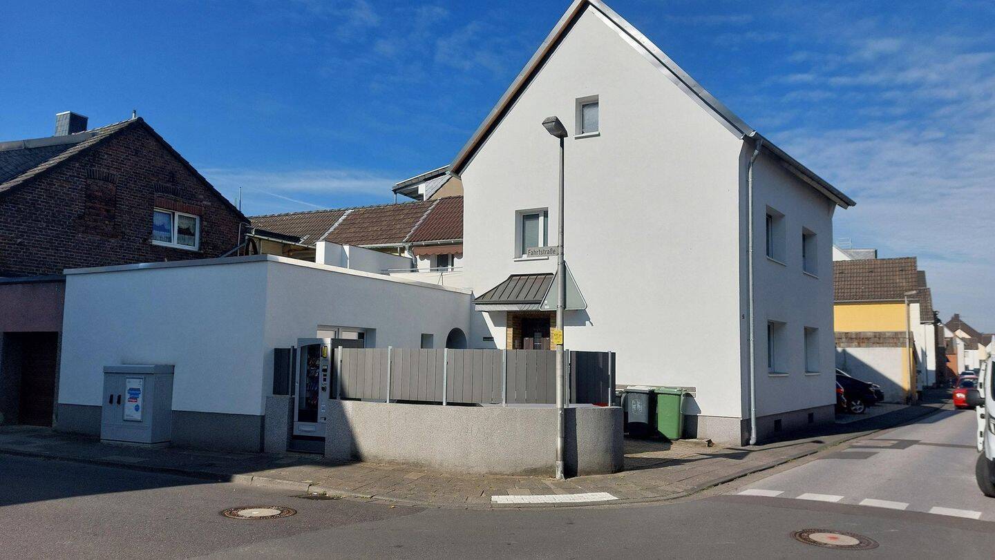 Thumbnail-Attraktives Haus mit 2 Wohneinheiten - ideal für Eigennutzer und Investoren